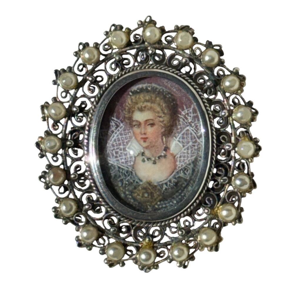 Vintage Portrait Brooch Hand-Painted Mini 800/835 Filigree Faux Pearl Halo